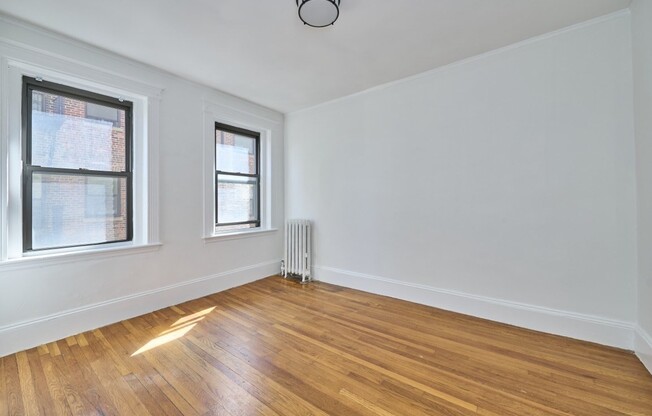 2 beds, 1 bath, 820 sqft, $2,700, Unit 11