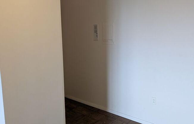 3 beds, 2 baths, 1,413 sqft, $3,500, Unit 9H