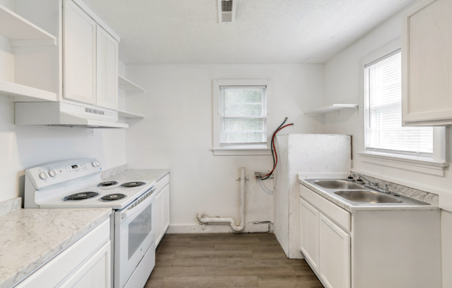 Spacious & Fully Renovated Prime North Charleston Location – Pre-Leasing Now!