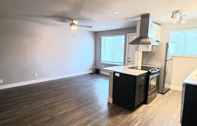 1 bed, 1 bath, 560 sqft, $1,195, Unit 10