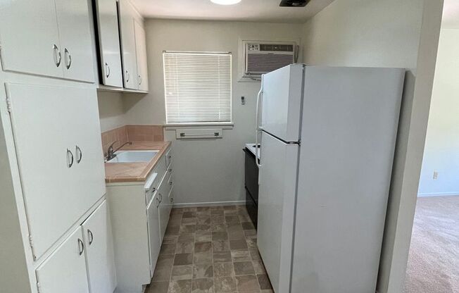 1 bed, 1 bath, $1,595, Unit 523 4th Street