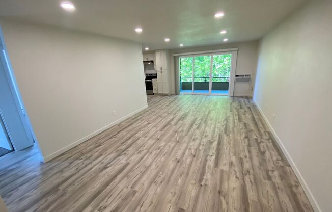 2 beds, 1 bath, 850 sqft, $1,395, Unit 301