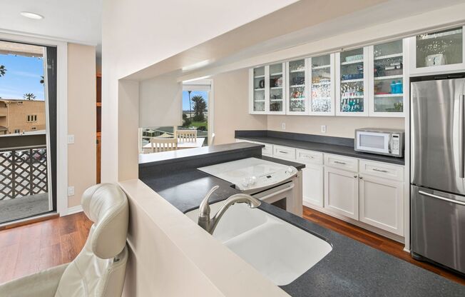 Stunning Ocean Beach Top Floor Corner Beachside Living With Ocean View AND Two Parking Spaces!