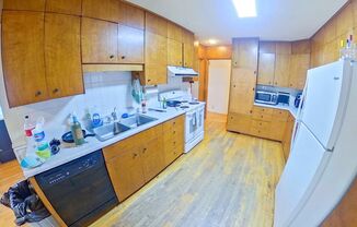 5 beds, 3 baths, $2,295