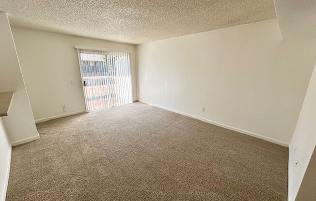 1 bed, 1 bath, 700 sqft, $1,575, Unit 14