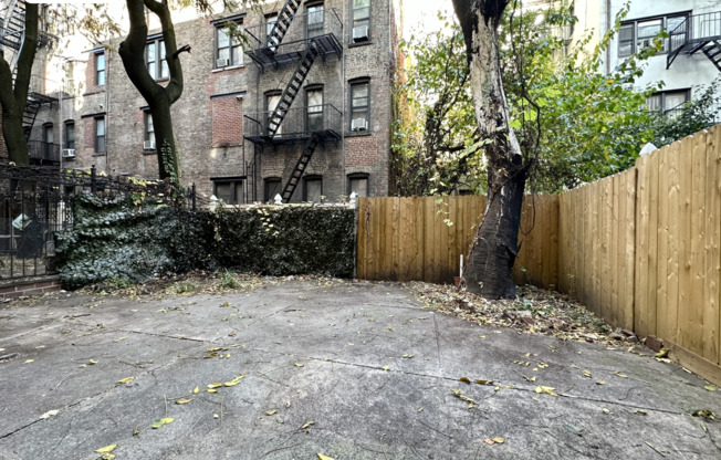 2 beds, 1 bath, $3,500, Unit 1