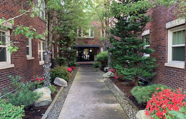 O511-- Beverly Court Studios