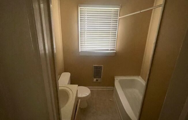 2 beds, 1 bath, $850