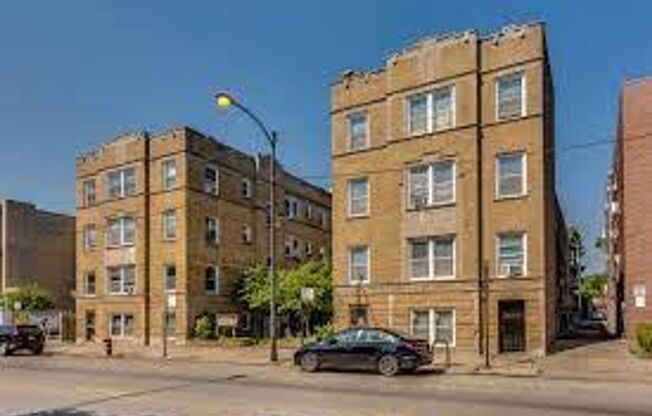 5736-52 S. Stony Island