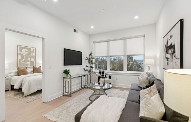 1 bed, 1 bath, 800 sqft, $2,017, Unit 210