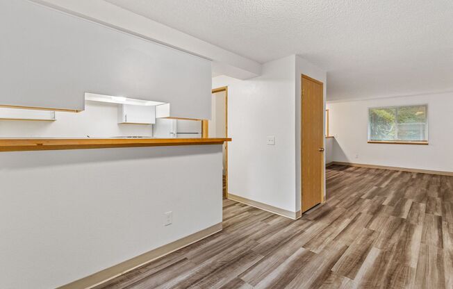 2 beds, 1.5 baths, 925 sqft, $1,705, Unit G-104