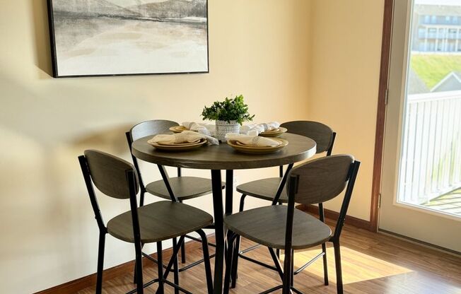 1 bed, 1 bath, 747 sqft, $2,270, Unit 37RMA2