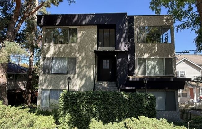 5112 Ravenna Apartments - Ravenna