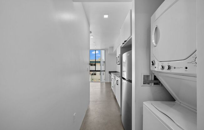 Studio, 1 bath, 353 sqft, $1,995, Unit Unit 10