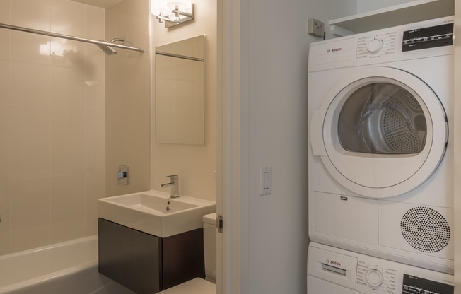 1 bed, 1 bath, $5,150, Unit 30B