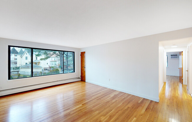 2 beds, 1 bath, 700 sqft, $2,300, Unit 23