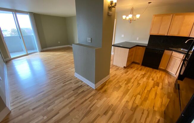 2 beds, 2 baths, $1,600
