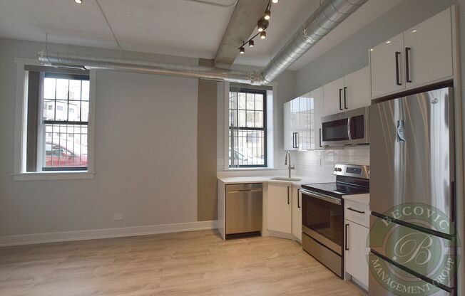 Studio, 1 bath, 280 sqft, $1,475, Unit 112