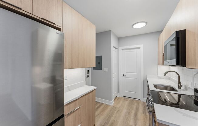2 beds, 1 bath, 549 sqft, $2,450, Unit 8E