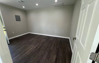 1 bed, 1 bath, 450 sqft, $2,000