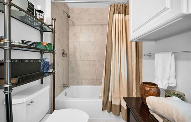 2 beds, 2.5 baths, $7,600, Unit # 5103
