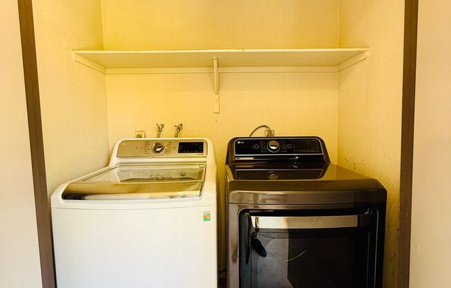2 beds, 2 baths, $1,600, Unit # 245