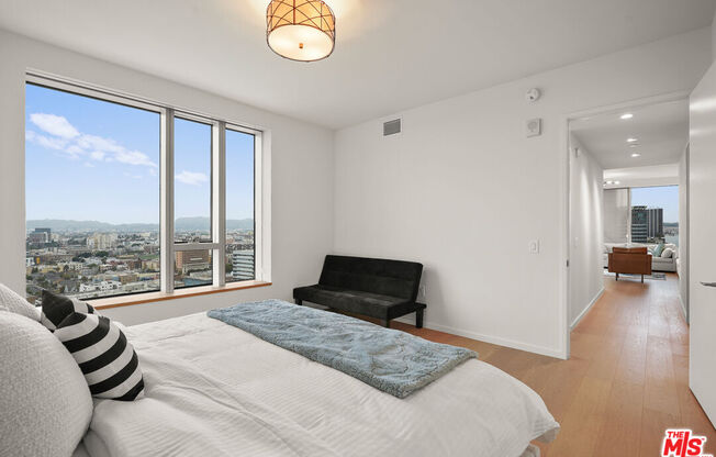 2 beds, 2 baths, 1,290 sqft, $4,900, Unit 2608