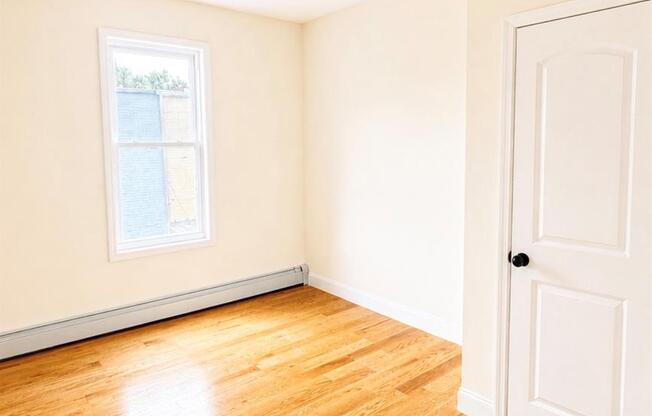 404 LOGAN ST
