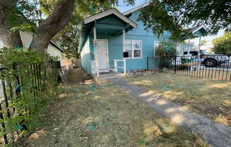 Charming Cottage-Style Home with Private Yard Near Downtown Reno