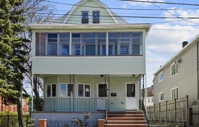 28 MEDFORD ST
