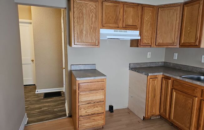 3 beds, 1 bath, $1,295