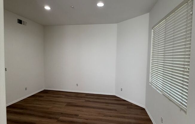 Sheridan Place: 3 Bed 2.5 Bath Attached Townhouse