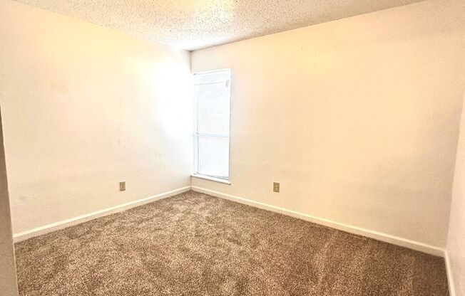 2 beds, 2 baths, 902 sqft, $1,054, Unit 115