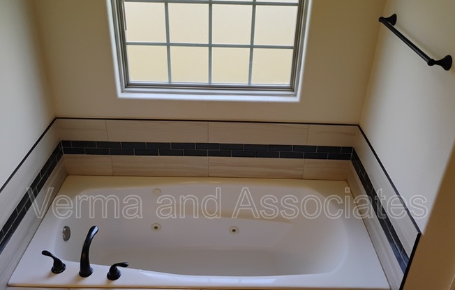 1740 SUNRISE CIR