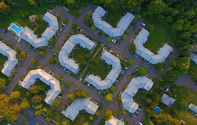 Rent in North Haven, convenient to everything!