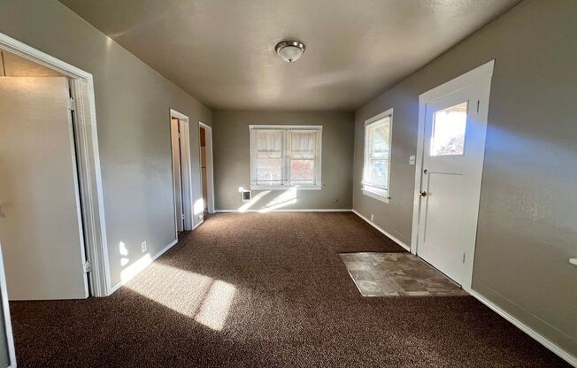 2 beds, 1 bath, $1,200