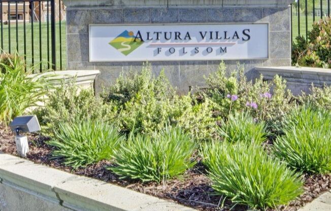 Altura Villas 2 Bdrm, 2 Bath condo off Iron Point