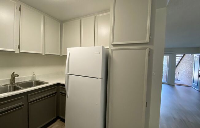 1 bed, 1 bath, 700 sqft, $2,495, Unit 10