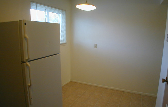 2 beds, 1 bath, 793 sqft, $900