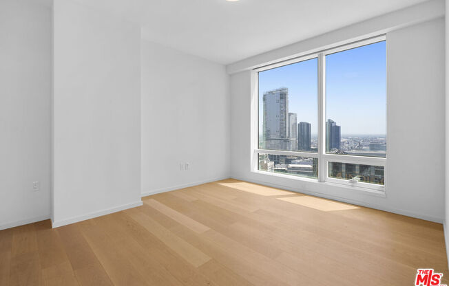 2 beds, 2 baths, 1,305 sqft, $4,800, Unit 2811