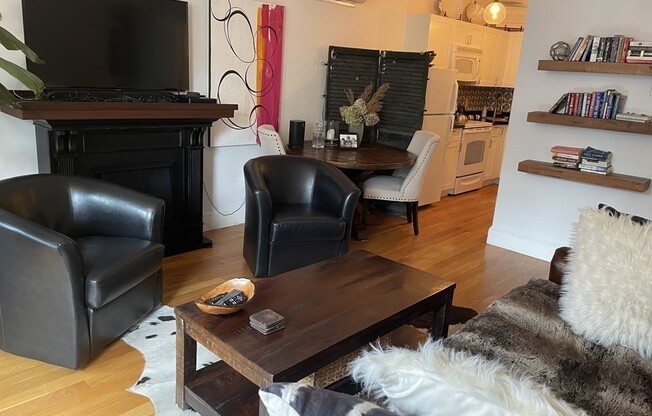 211 NEWBURY ST