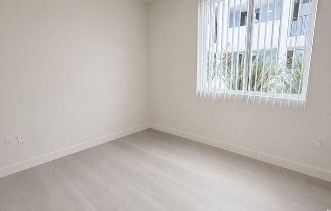 1 bed, 2 baths, 860 sqft, $2,695, Unit T111