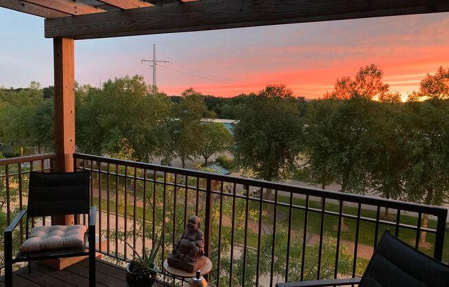 2 beds, 2 baths, 926 sqft, $1,575, Unit 306