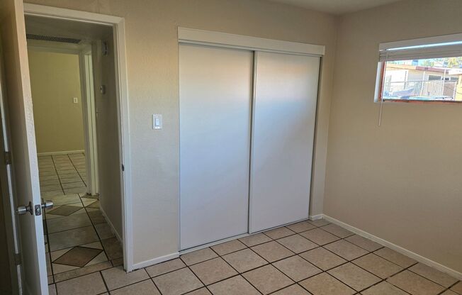 2 beds, 1 bath, 750 sqft, $1,095, Unit UNIT 4