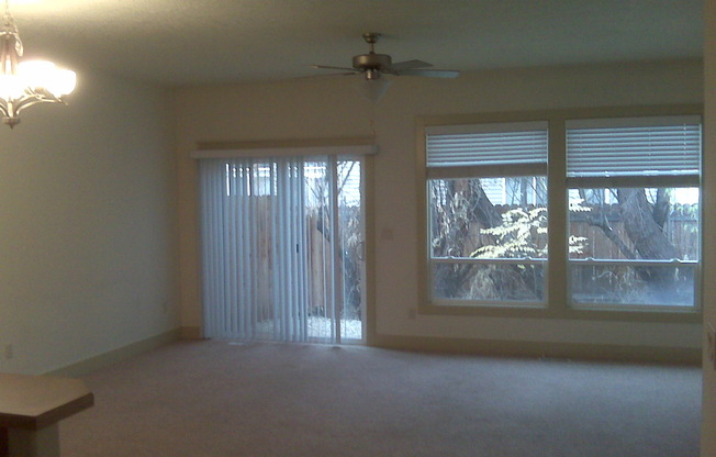 2131 Amy | Spacious Boise Townhome Near BSU, Lawn Care Included!