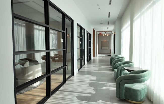 2 beds, 2 baths, 1,024 sqft, $4,000, Unit 725