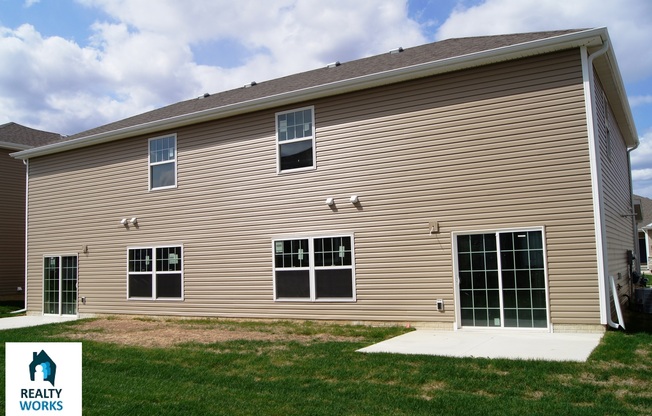 3 Bedroom Townhome in North Lincoln!