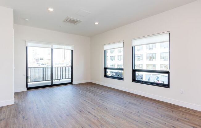 1 bed, 1.5 baths, 823 sqft, $1,800, Unit 505