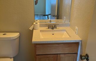 1 bed, 1 bath, $495, Unit A