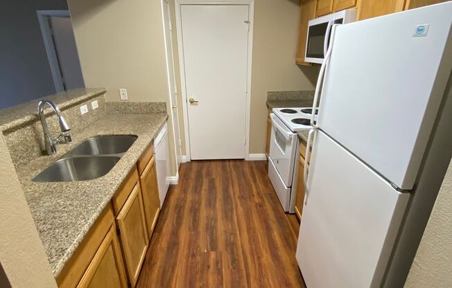 2 beds, 2 baths, 1,024 sqft, $1,450, Unit 1726